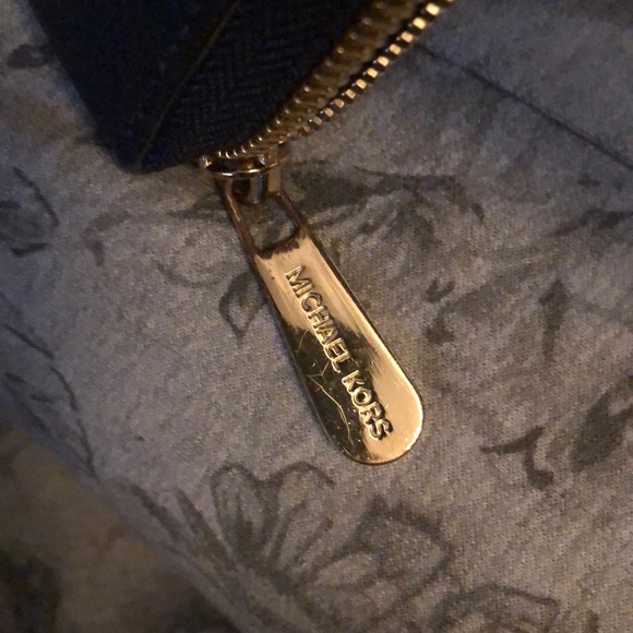 Authentic Michael Kors Leather Wallet - Picture 4 of 8